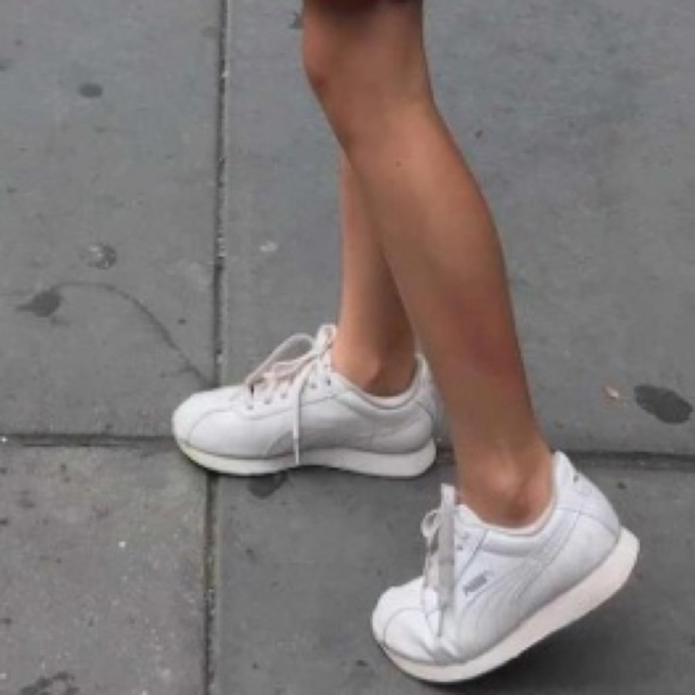 White puma sneakers